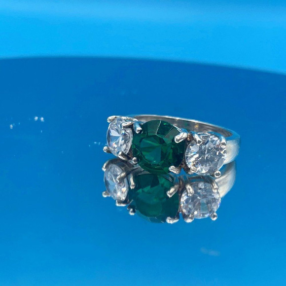 Vintage Sterling Silver and Cubic Zirconia Ring - Picture 8 of 10